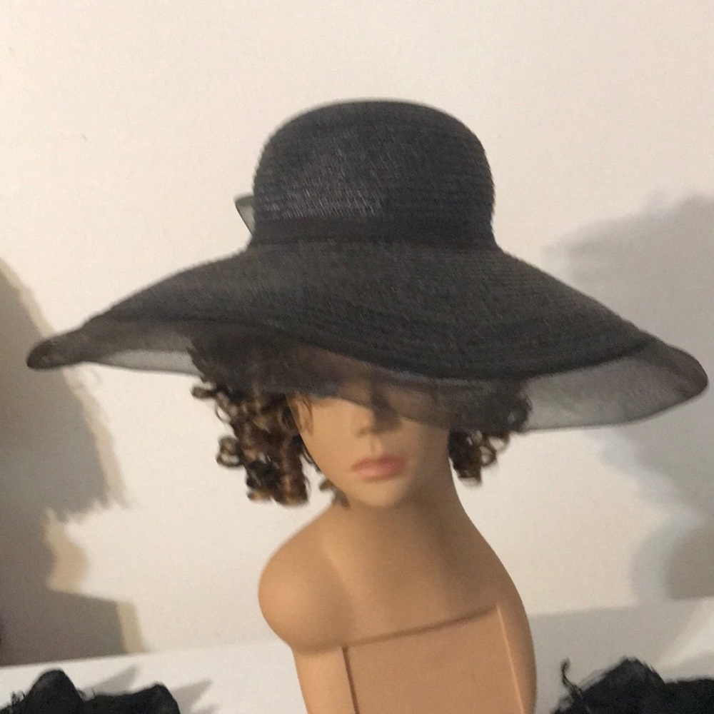 Dressy Widebrim 💕.   OS